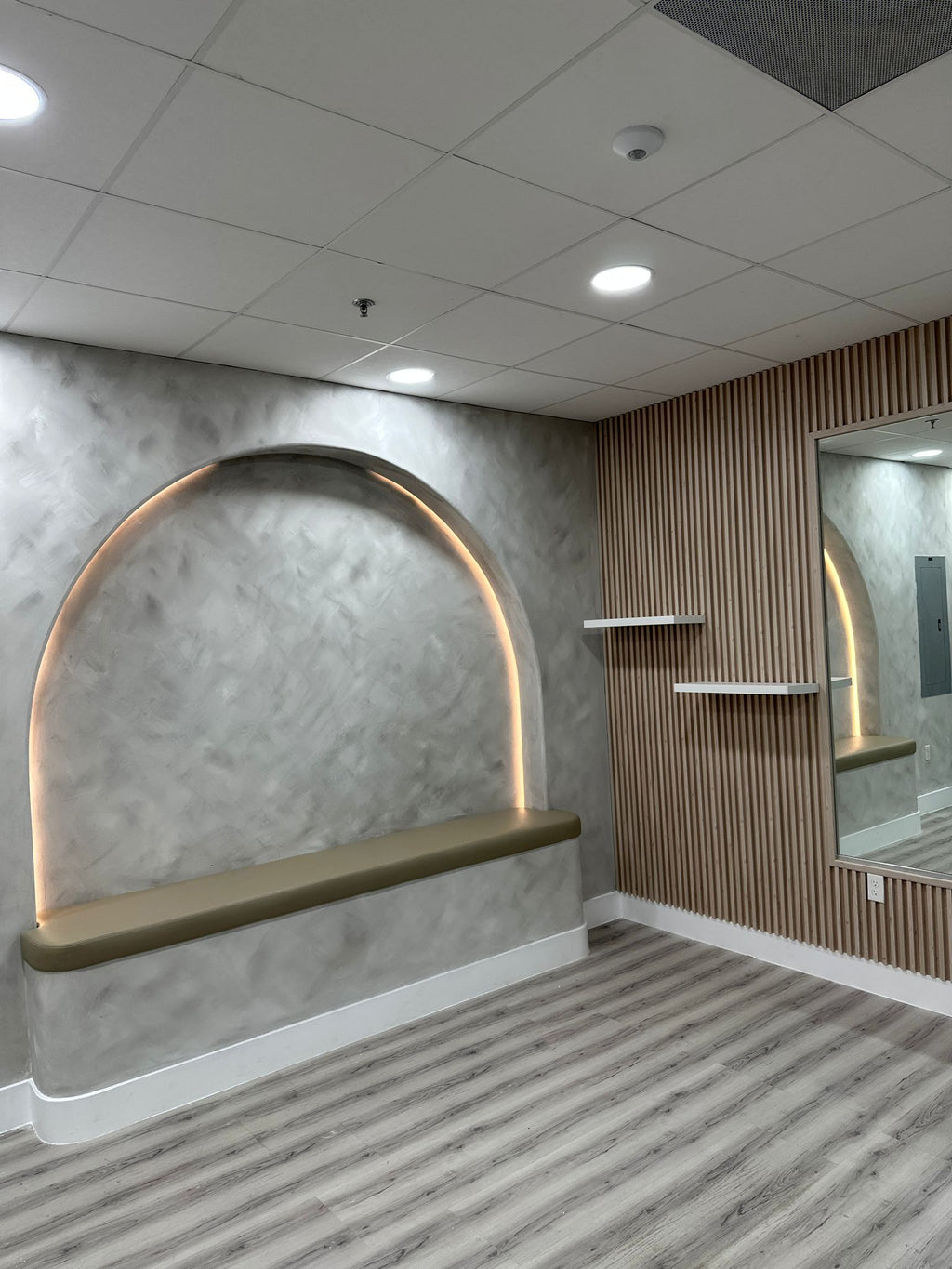 WALL PANEL INTERIOR - LIGHT GREY
